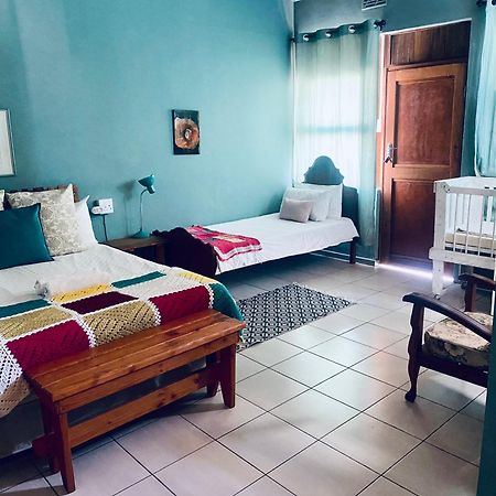 Suzies Huis Restaurant Bed And Breakfast Cape Town Exterior foto